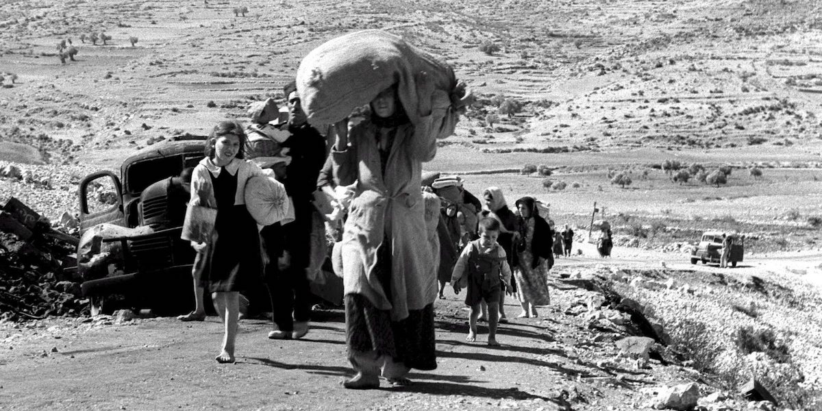 epa01333550 An handout picture provided by the Israeli Goverment Press Office on 04 May 2008 shows Arabs fleeing with just tthe possessions they are able to carry as they make their way toward Lebanon from villages in the Galilee during Israel's 1948 War of Independence. During the 1948 war Arabs fled to Lebanon, to Jordan, into the West Bank areas, and the Gaza Strip and became refugees in what they refer to as the 'Nakba,' or the catastrophy. Israel celebrates its 60th anniversary on May 14, according to the internationally-used Gregorian calendar; on May 8, according to the Hebrew calendar.   ANSA-EPA / ELDAN DAVID  EDITORIAL USE ONLY / PAL