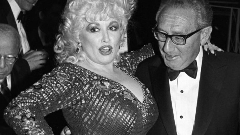 Kissinger-ammira-olly-Parton-1280x720