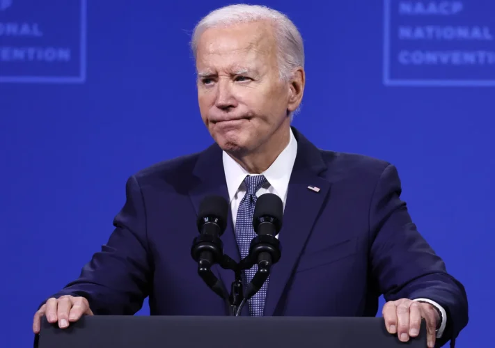 BIDENFUORI