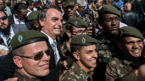BOLSONARO FASCISTA CRIMINALE